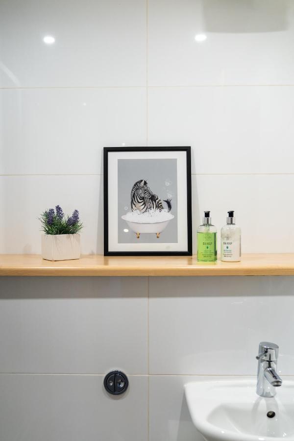 City View - A Stunning 2 Bed Apartment Glasgow Buitenkant foto